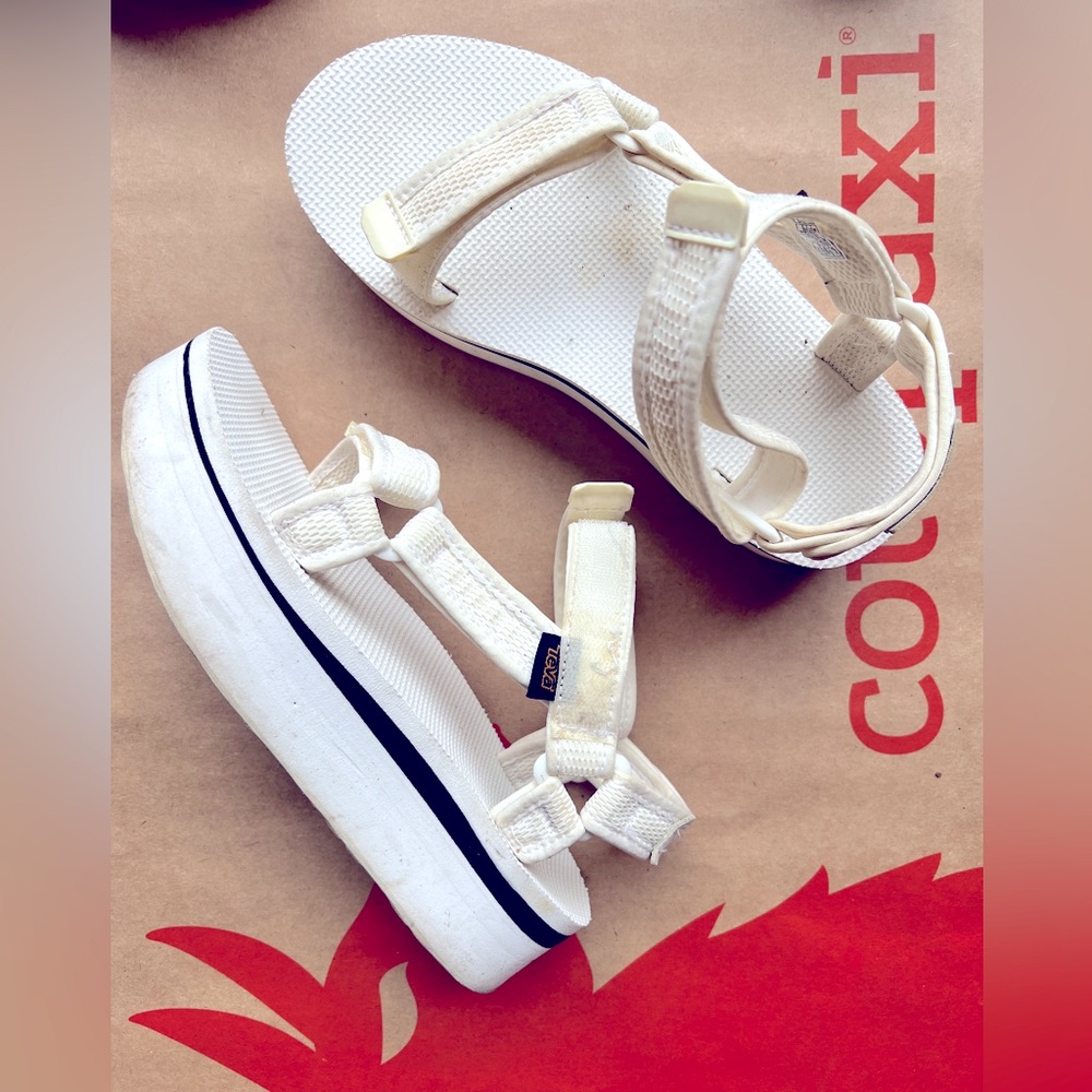 Teva classic summer sandles- white